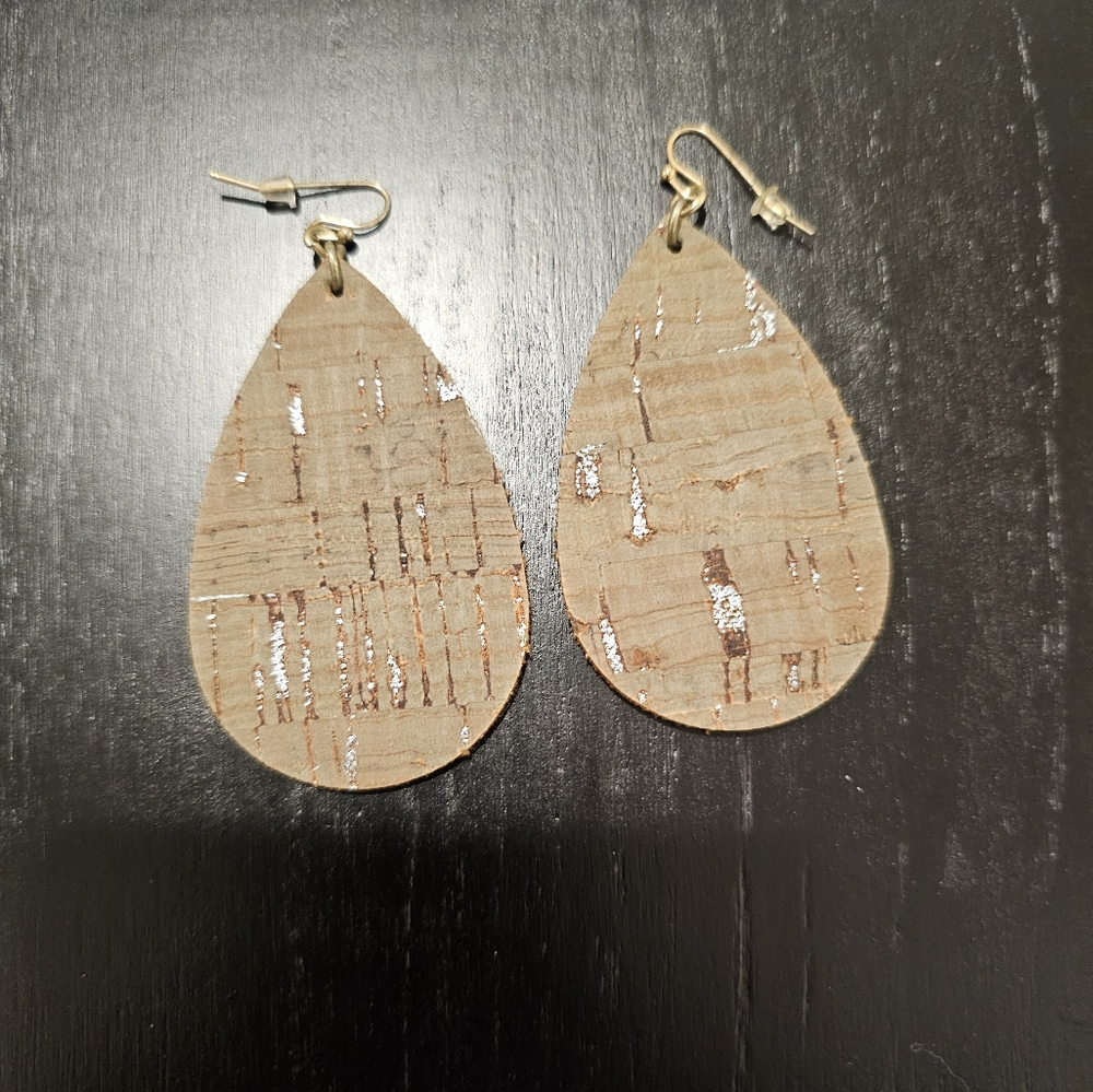 Gray/brown earrings